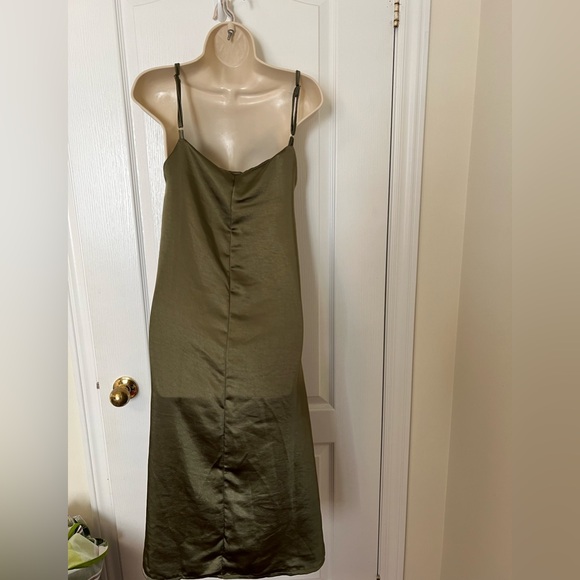 Astrid - Picture 2 of 2